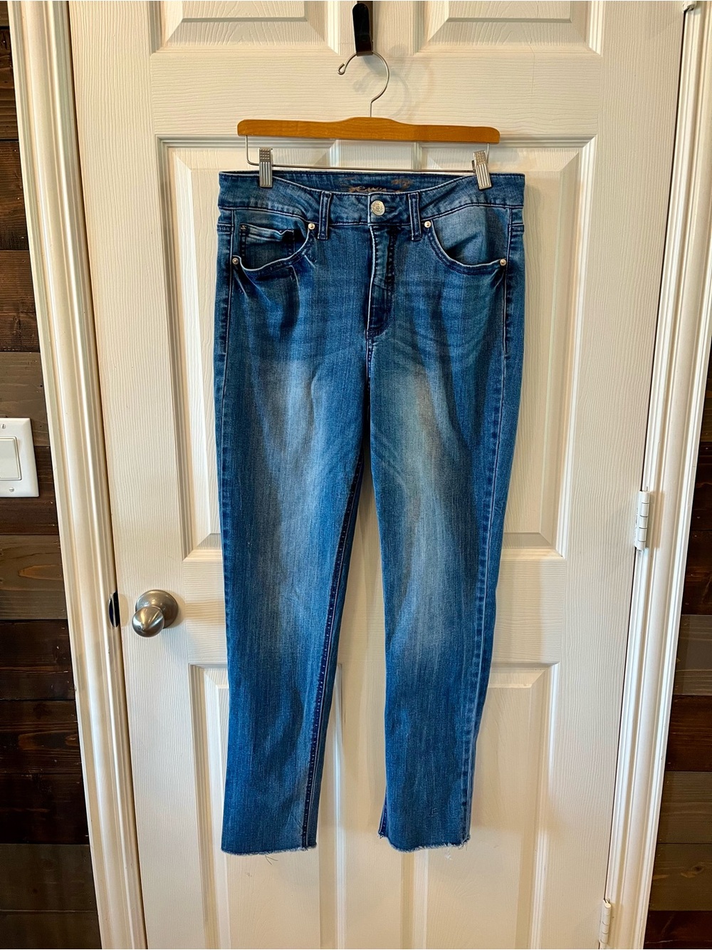 Seven7 Women's Medium Blue Jeans, Size 10